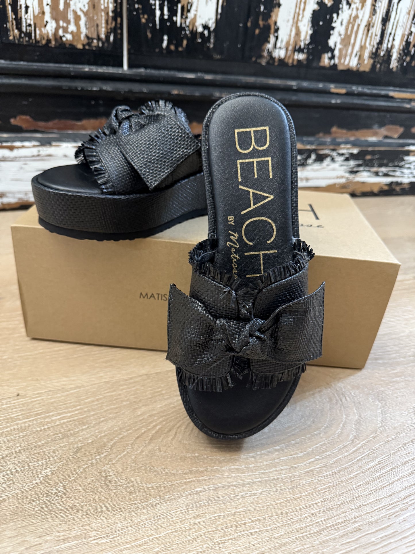 Bow Raffia by Beach