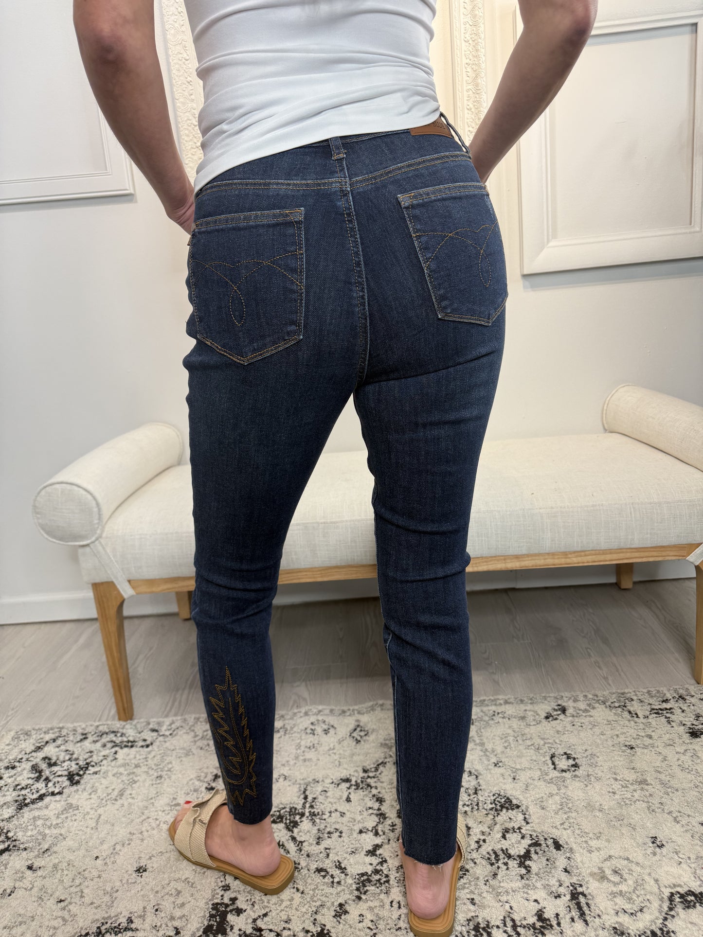 MR Western Embroidery Detail Skinny, Judy Blue