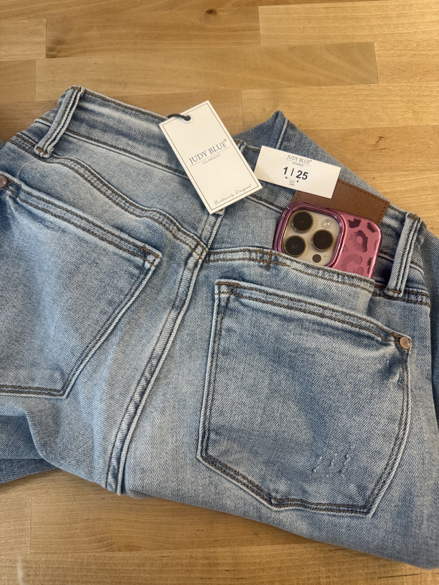 Judy Blue MR Vintage Wash Slim Fit w/ Cell Phone Pocket