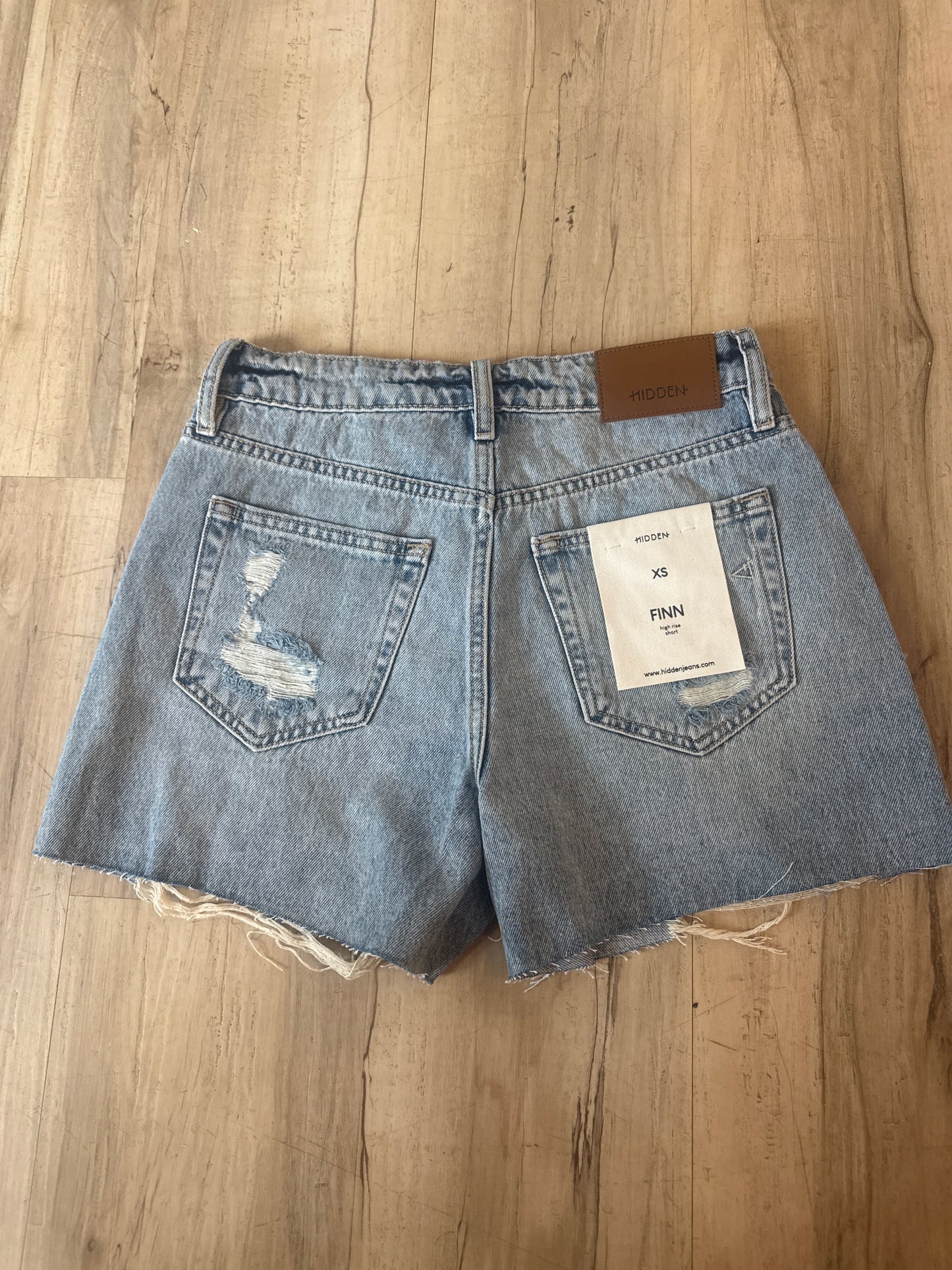 Finn Short- Hidden
