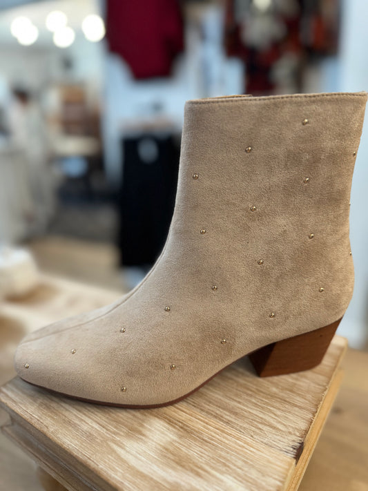 Corkys Such A Tease, Sand Faux Suede