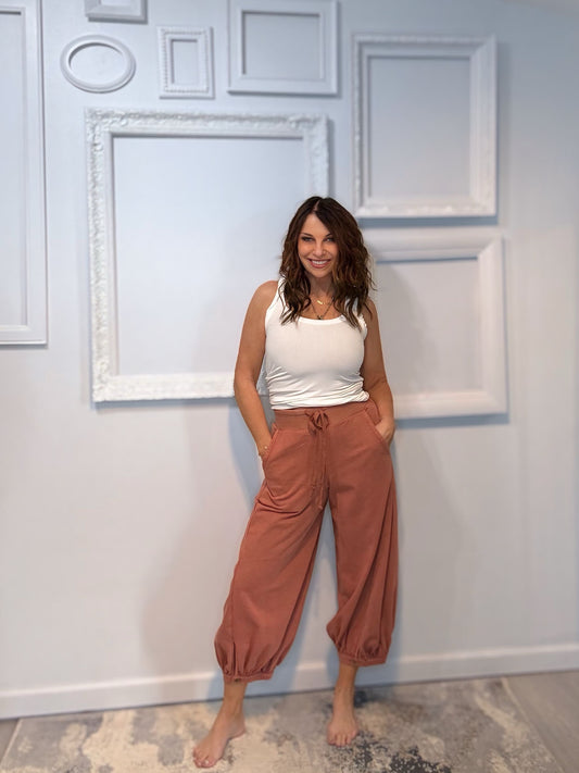 Acid Washed Capri Length Bubble Pants